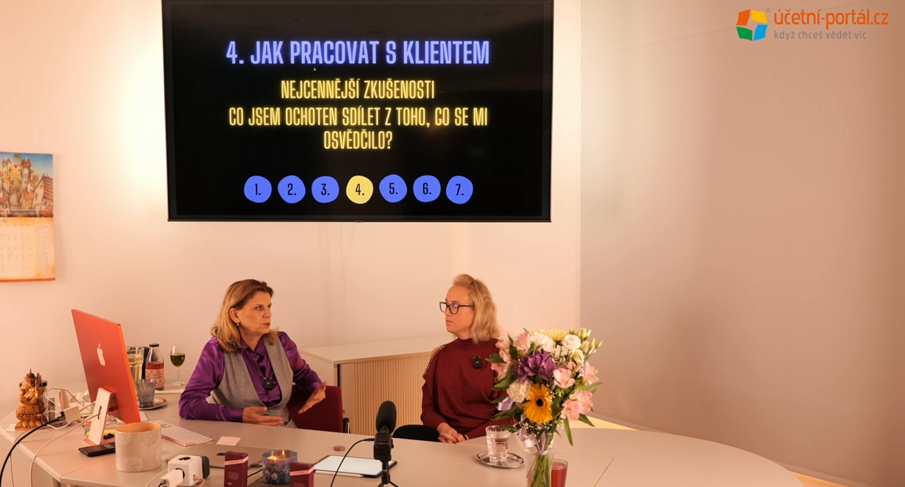 Pod pokličkou z účetní firmy.